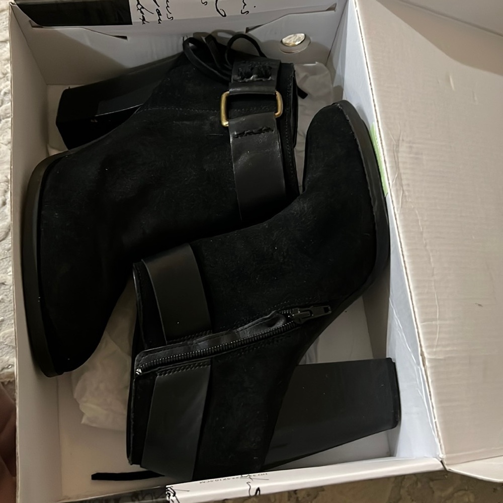 Kenzie boot heels size 10 worn once with box